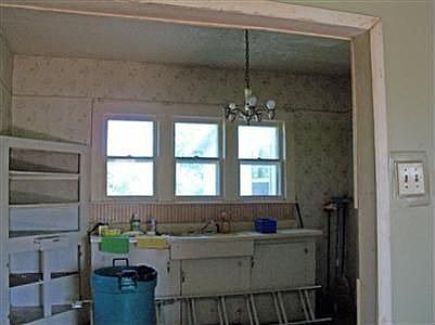 4th image of 1232 E Clinton Ave