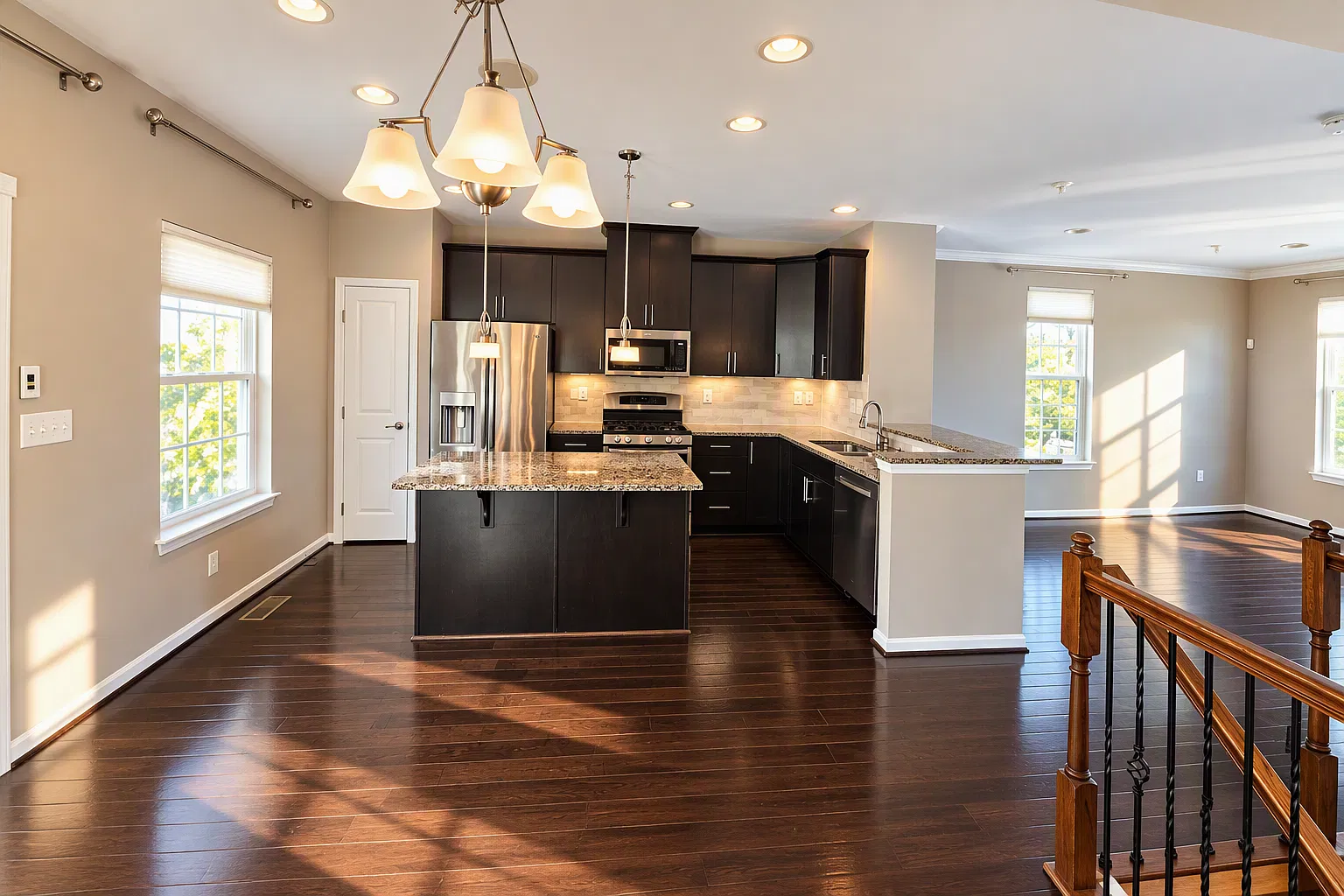 3 bed, 2.5 bath, 1980 sqft, $3,450 — Photo 2