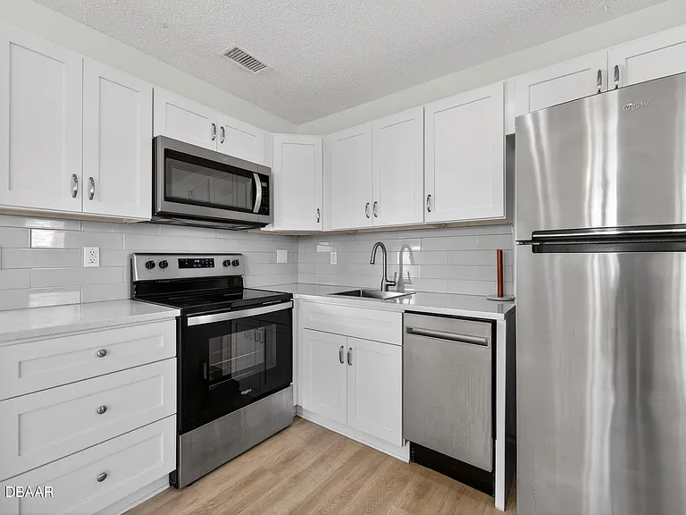 11 Oriole Cir #A — Photo 8
