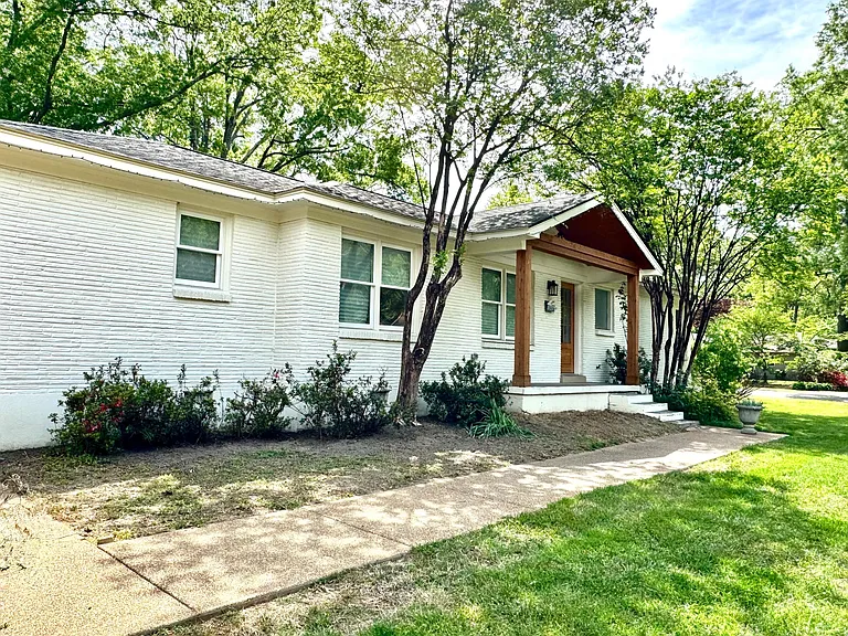 4342 Hilldale Ave — Photo 2