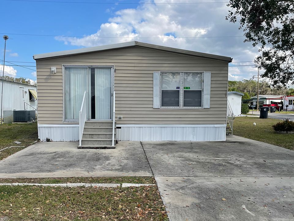 1st image of 39 Charles Dr E