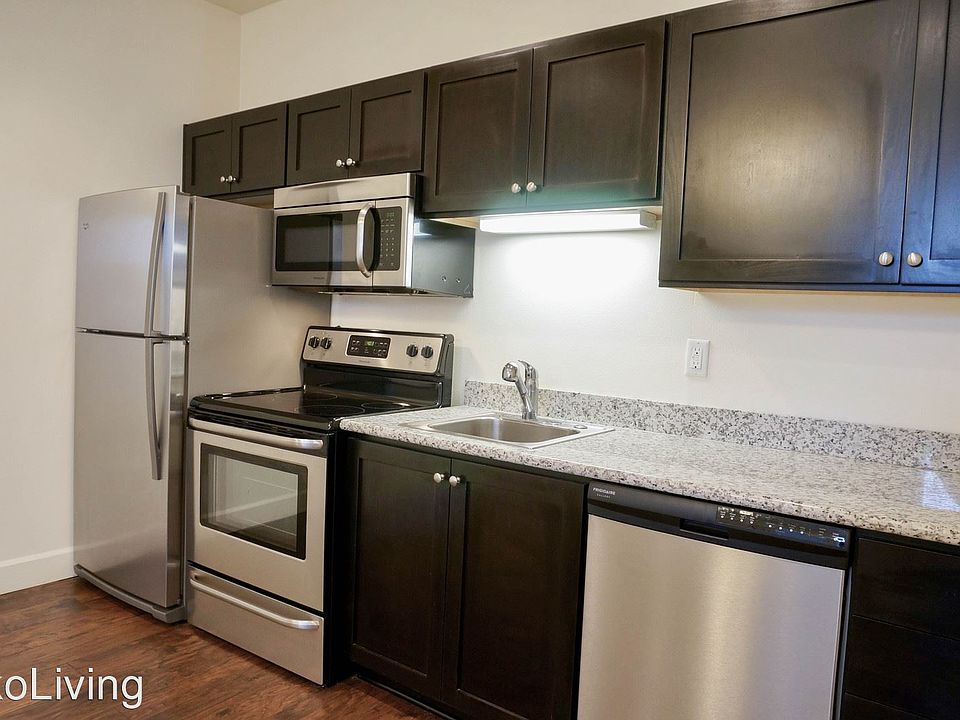 1st image of 1100 SE Sherman St #113