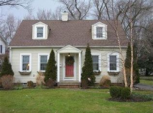 30628 Winston Dr, Bay Village, OH 44140