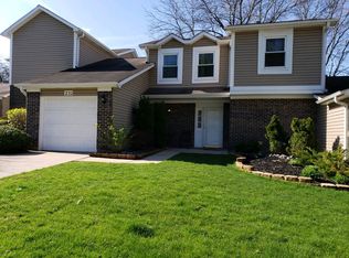 252 Signature Dr, Bloomingdale, IL 60108