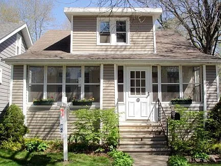 290 Leroy St photo 1