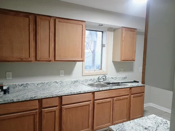 2010 E Laurel St, Springfield, IL 62703