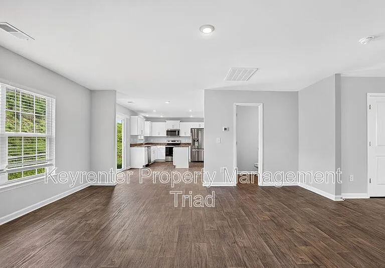 5109 Black Forest Dr — Photo 5