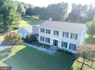 9808 Log House Ct, Gaithersburg, MD 20882