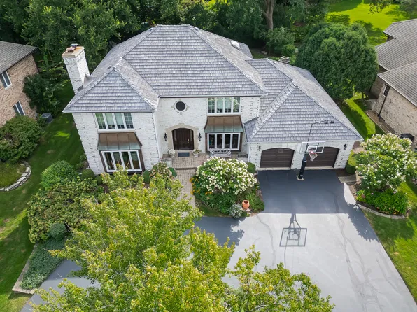 7537 Ridgewood Ln, Burr Ridge, IL 60527