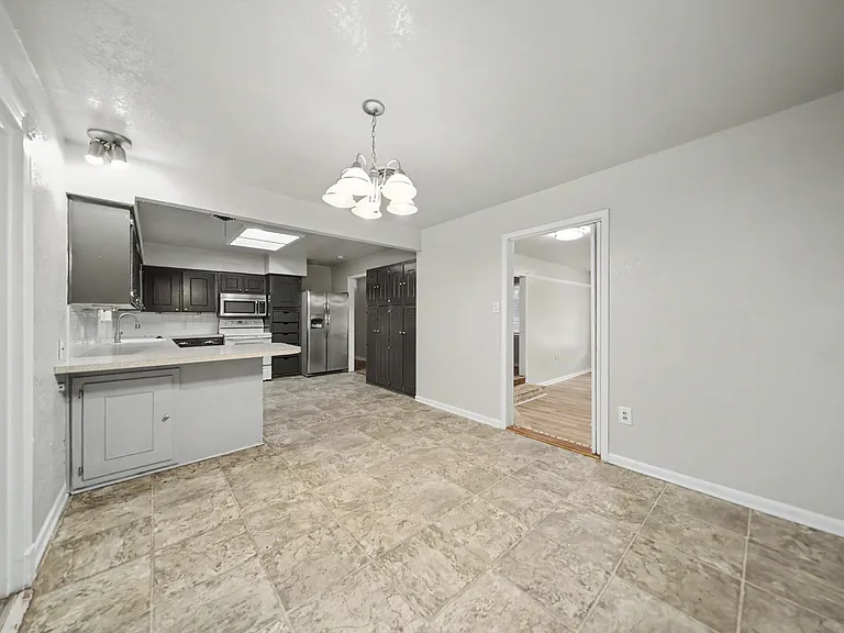 307 Oak St — Photo 7