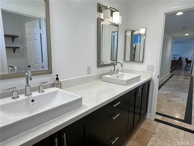 22867 Cove View St #B — Photo 34