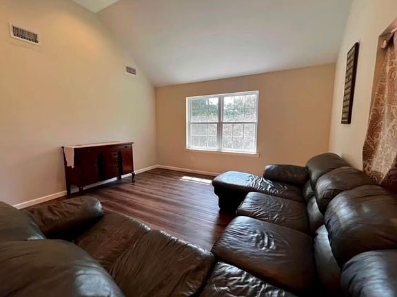 4th image of 118 Plains Rd #2