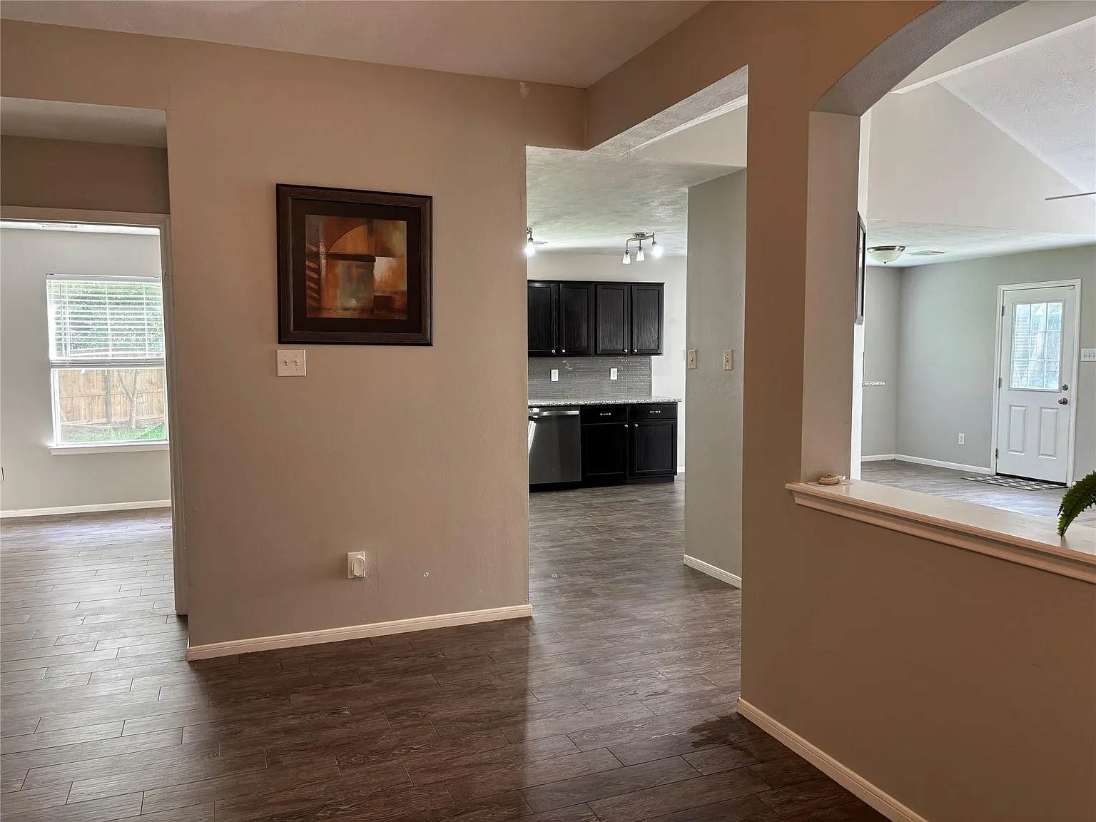 3 bed, 2.0 bath, 1767 sqft, $2,350 — Photo 3