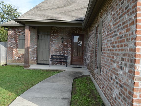 3rd image of 207 Bentwater Dr