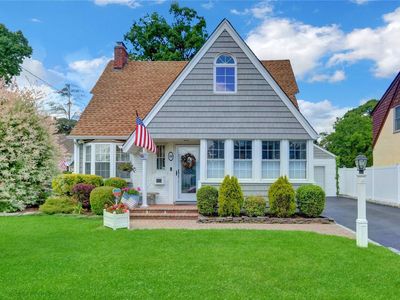 10 Lincoln Avenue, Massapequa Park, NY, 11762