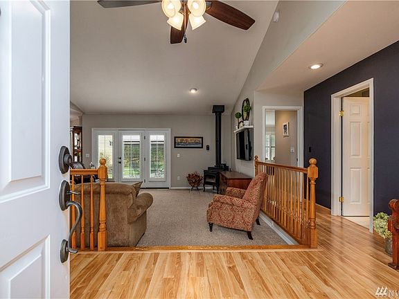 4th image of 26406 41st Ave E