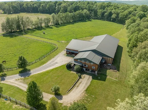 429 Old Distillery Rd, Stahlstown, PA 15687