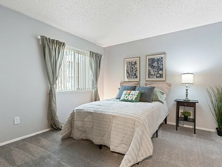 Gold-Ridge-Apartments (4)