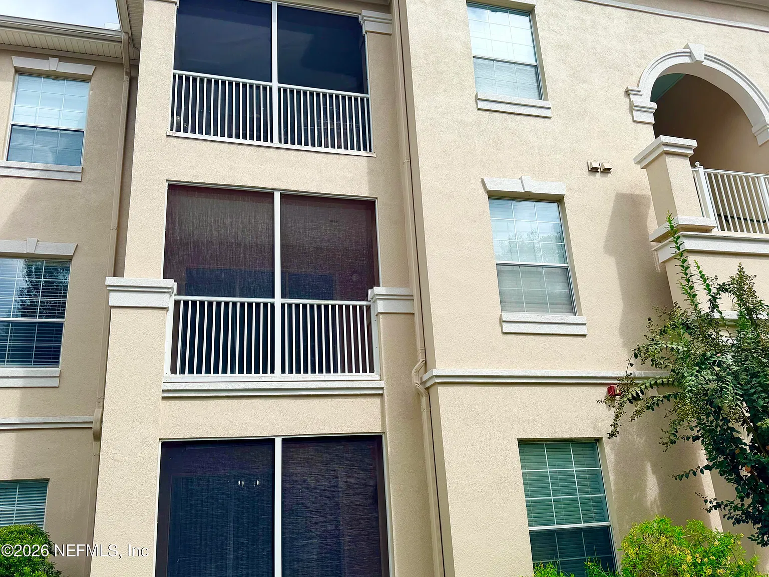 2 bed, 2.0 bath, 1099 sqft, $1,600 — Photo 4