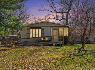 1592 Oakwood Dr, Gladwin, MI 48624