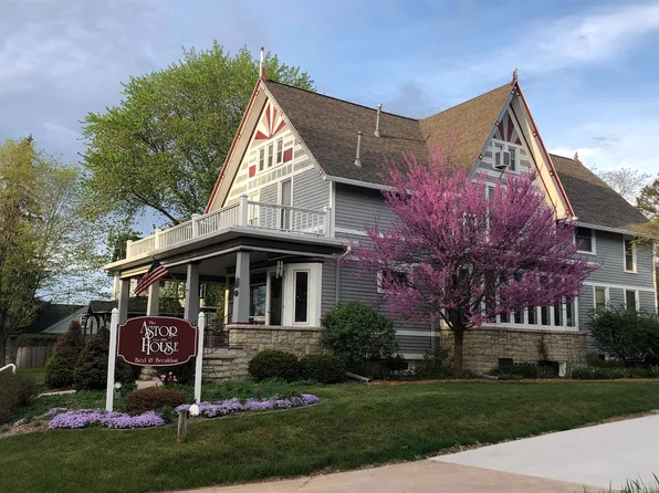 637 S Monroe Ave, Green Bay, WI 54301