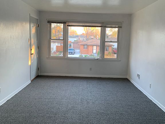 3rd image of 520 Lakeview Ave APT 3