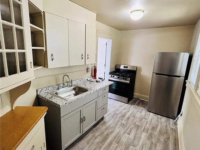 551 Park Pl — Photo 19