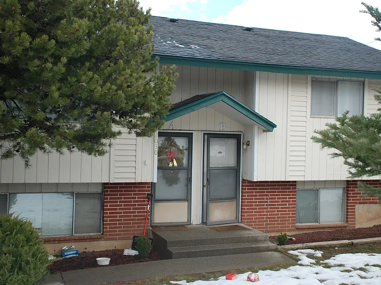 2030 NW Turner Dr #B — Photo 3