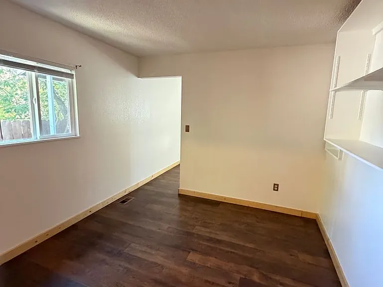 1511 Phillips St — Photo 6