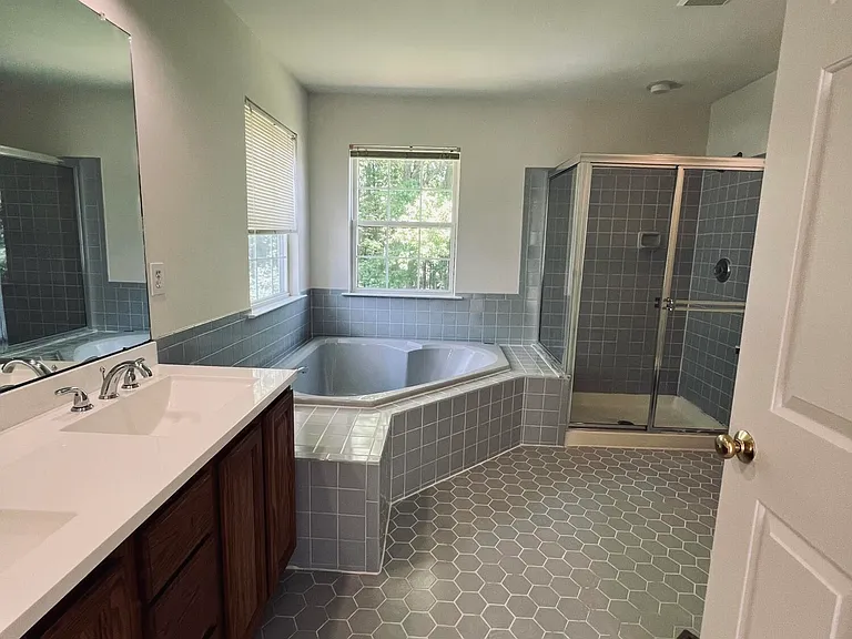 18 Dayna Ct — Photo 15