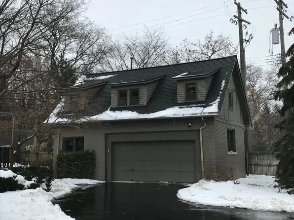 220 Lakeland St, Grosse Pointe, MI 48230