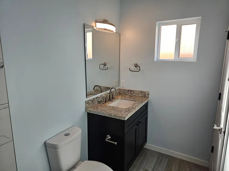 1598 N 9th Ave — Photo 31
