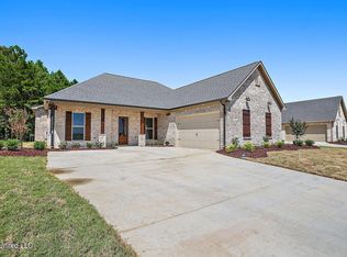 1235 Old Court Xing, Flowood, MS 39232