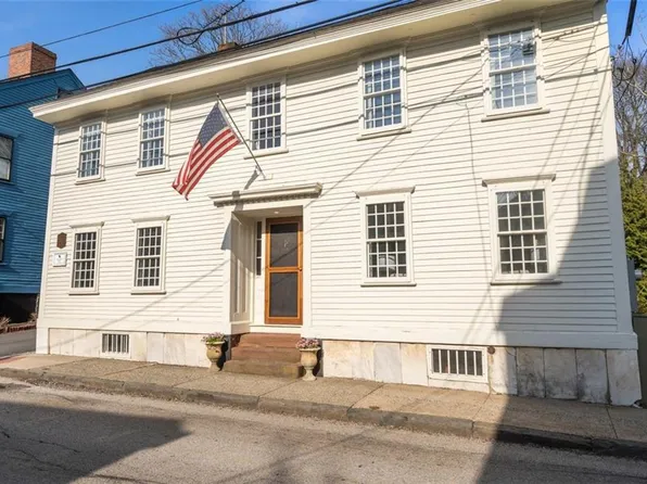 30 Thames St, Newport, RI 02840