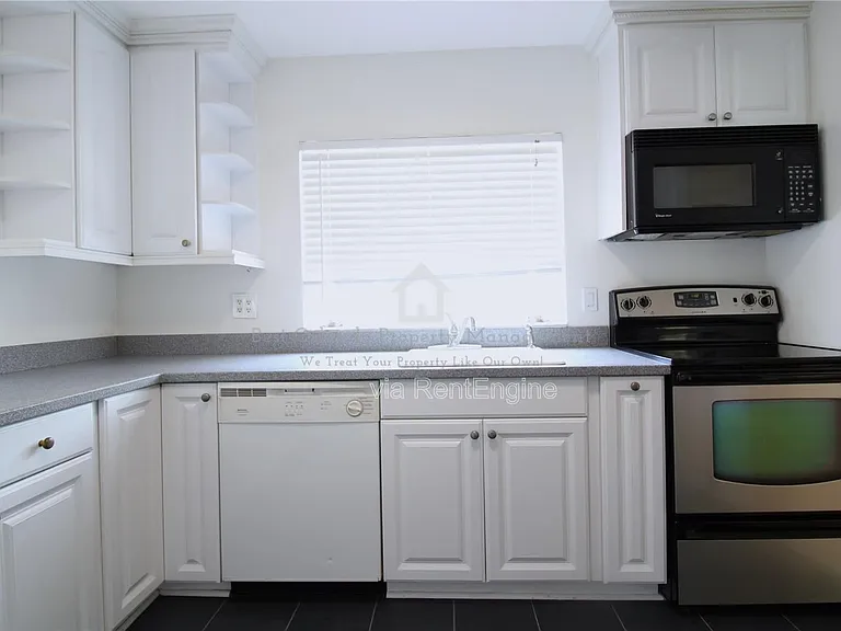 1639 Oakmont Ln — Photo 14