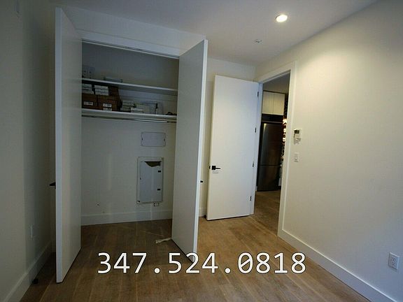 5th image of 961 Willoughby Ave #106