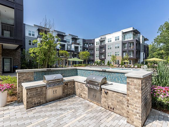 3rd image of 5340 Periwinkle Hill Ave #2108