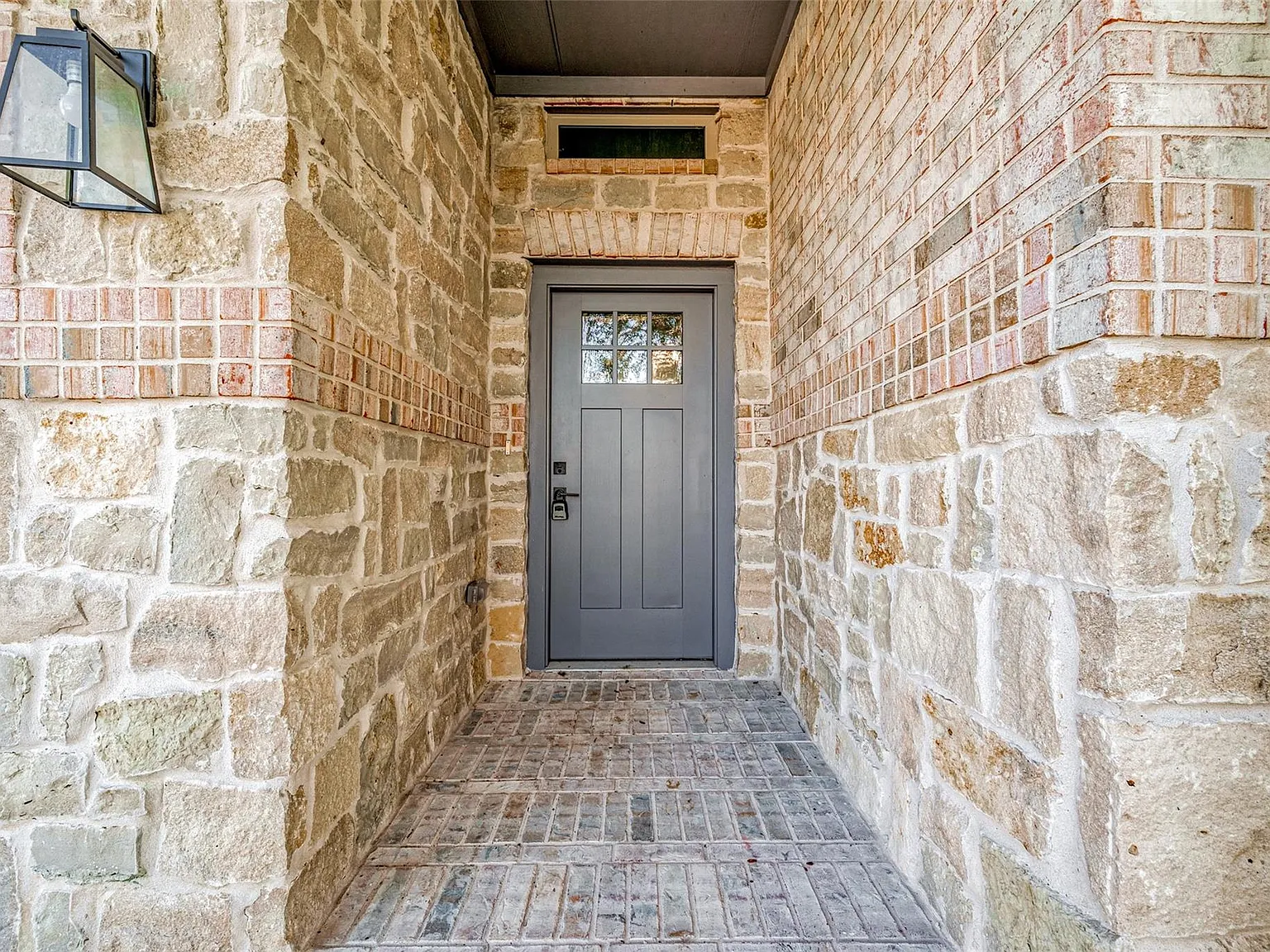 3 bed, 2.0 bath, 1648 sqft, $2,400 — Photo 4