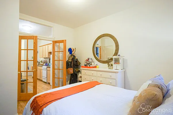 Rented by City Connections Realty | media 26