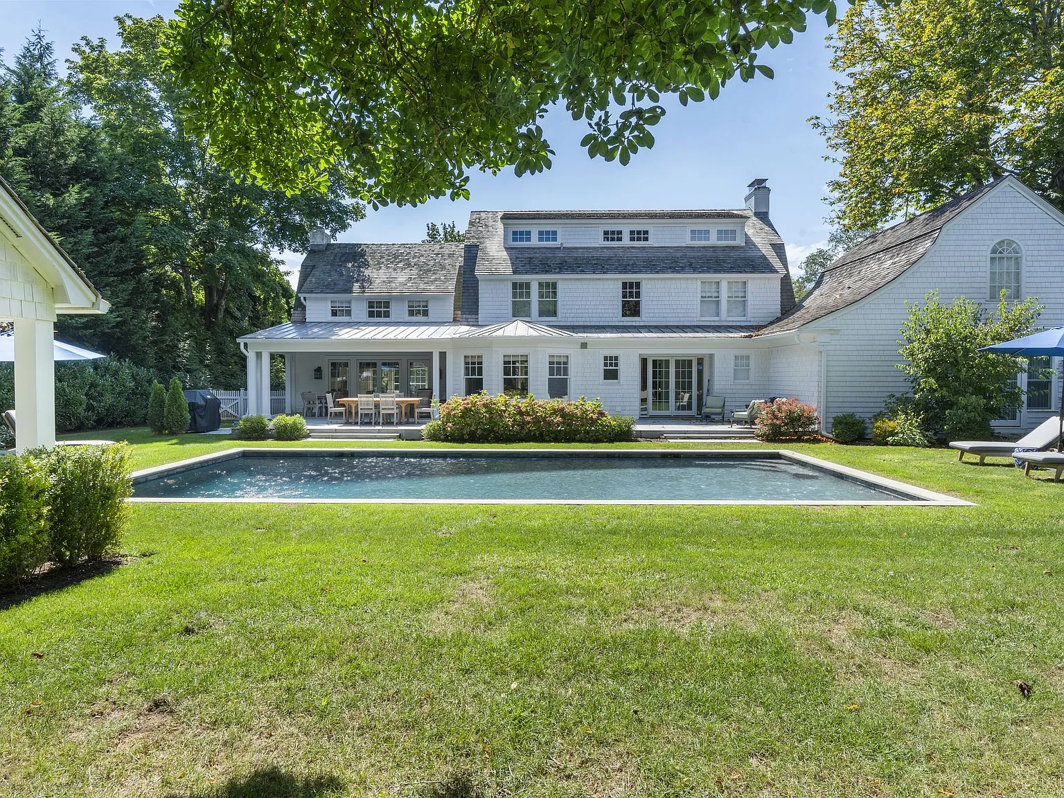 Exceptional Hamptons Retreat Moments from Village and Ocean — Photo 1