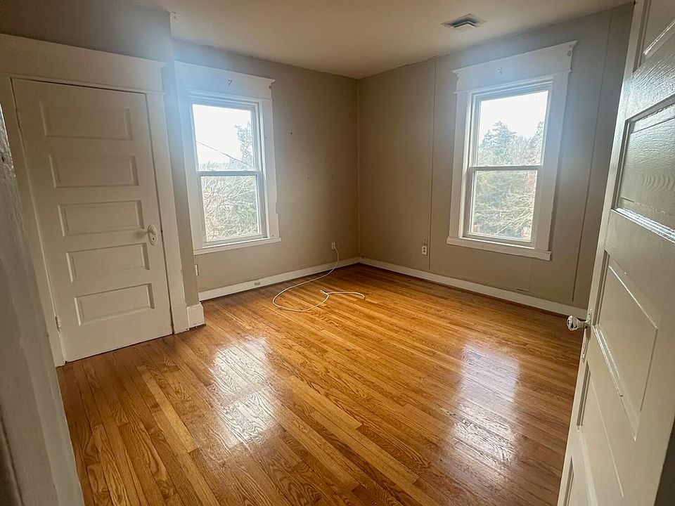 1st image of 540 Allison Ave SW