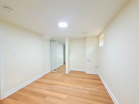 5th image of 18 Ridgehill Dr #Basement
