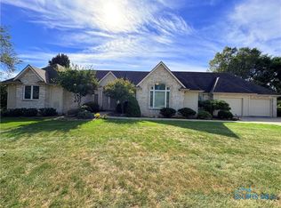 107 Deerfield Cir, Bryan, OH 43506