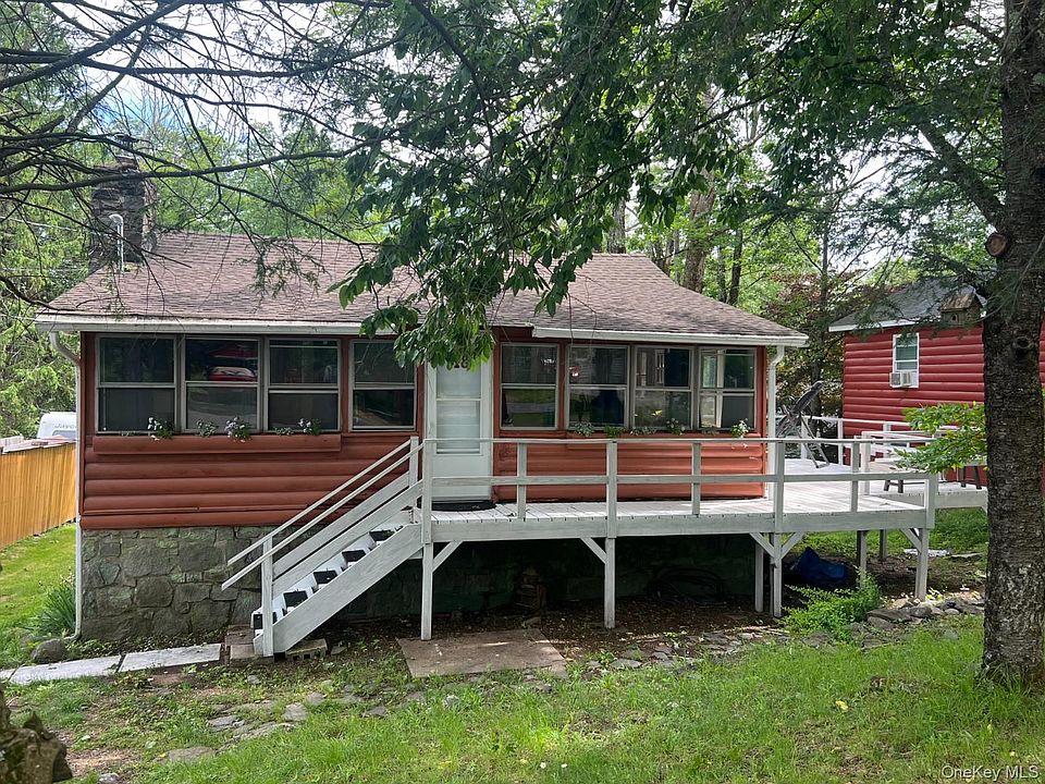 1st image of 118 E Thompson Place