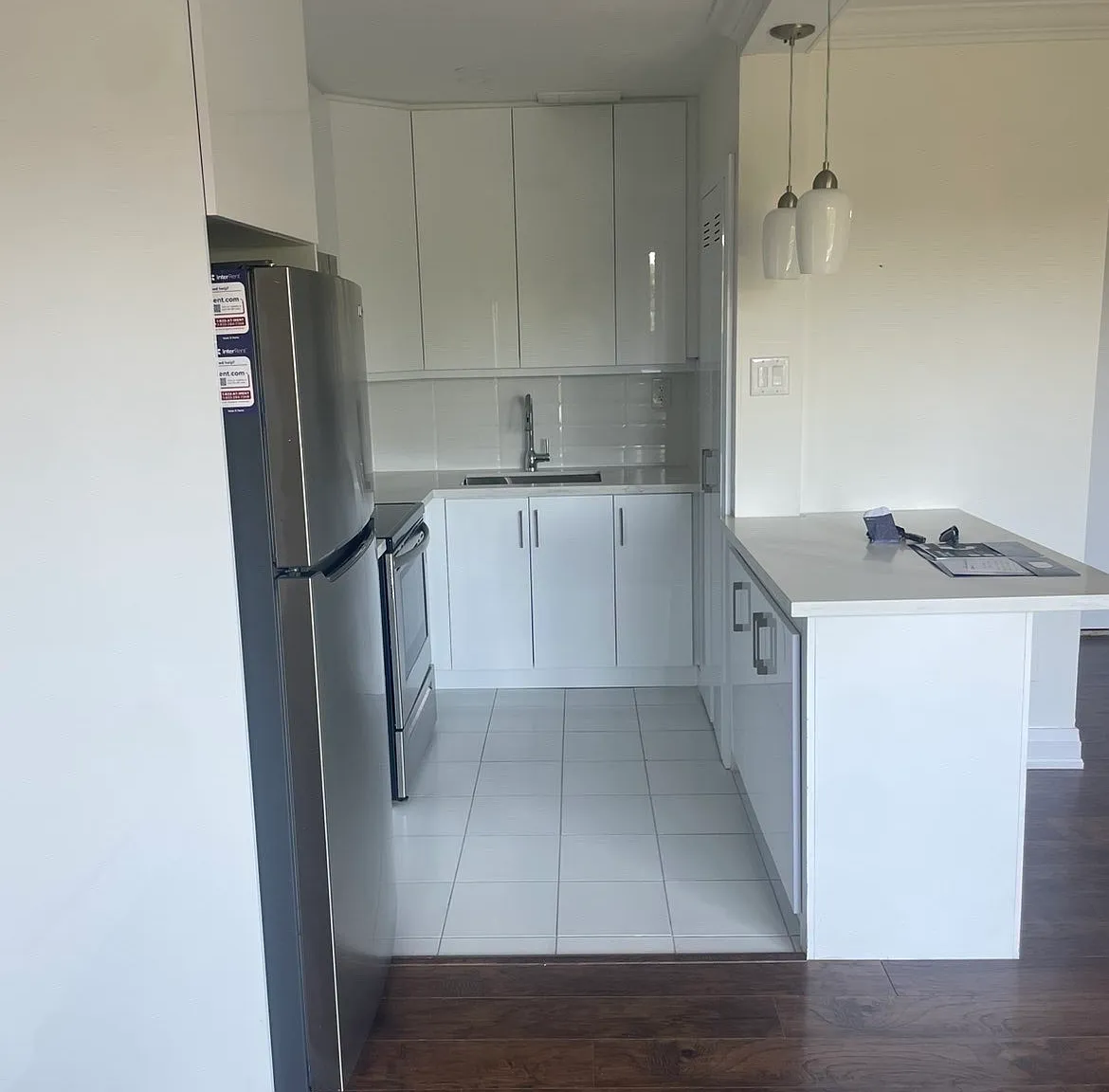 Studio, 705 sqft, $1,988 — Photo 2