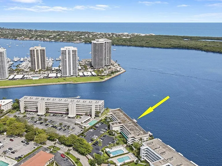 52 Yacht Club Dr #402 — Photo 3