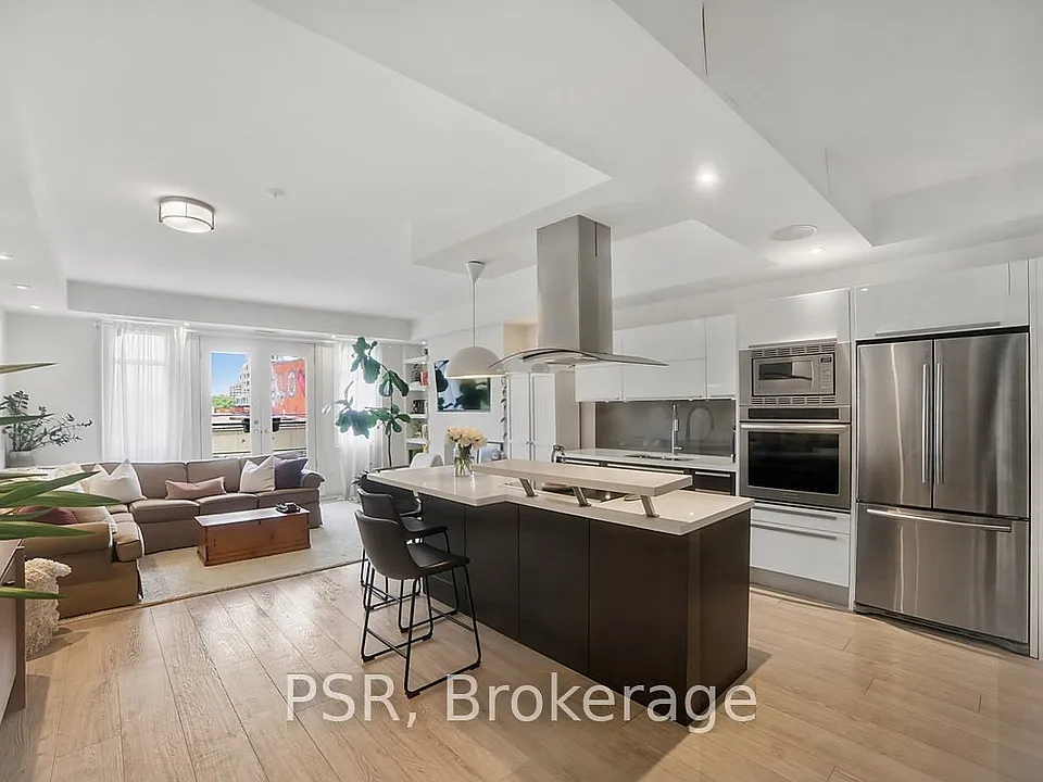 500 Richmond St W #Penthouse 27