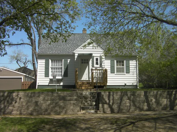 924 Kern St, Waterloo, IA 50703