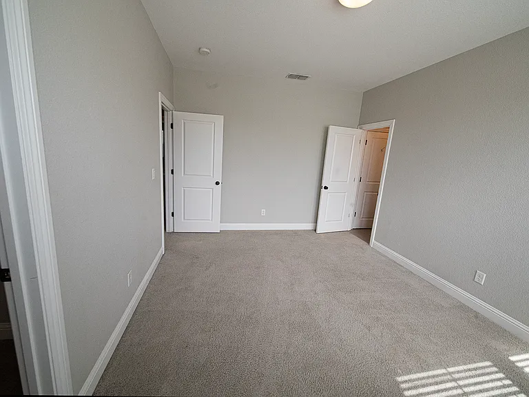 1501 Peony Ln — Photo 22
