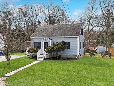 35 Hambly Rd, Tiverton, RI, 02878